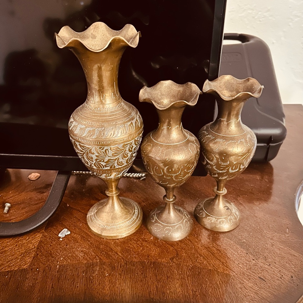 Gold Accents Vase Set with Intricate Design